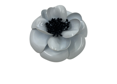 Chanel Broche Camelia, vista frontal