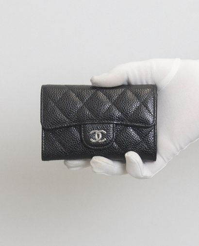 Chanel Monedero, vista frontal