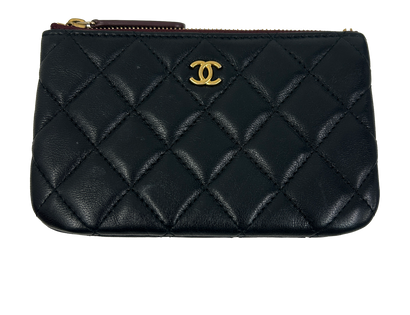 Chanel Monedero, vista frontal