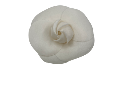 Chanel Broche Camelia, vista frontal