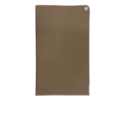 Hermes Funda, vista frontal