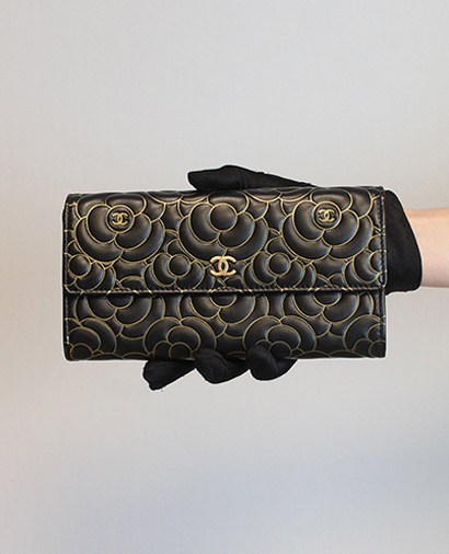 Chanel Carter Camelia, vista frontal