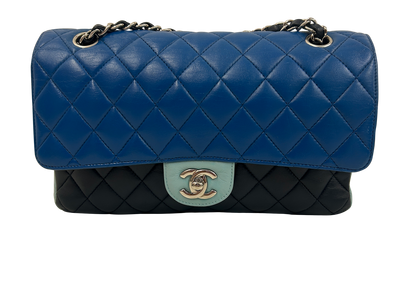 Classic Flap, vista frontal