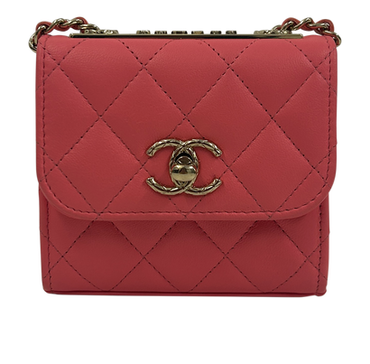 Coco Mark, vista frontal