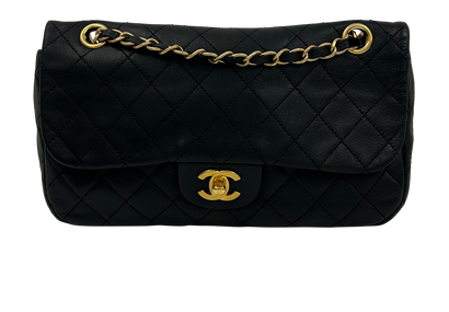 Classic Flap Charms, vista frontal