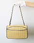 Chocolate Bar Flap, vista trasera