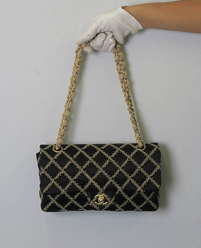 Chanel Flap Bag, 1.500&euro;, Negro, Seda - Satén, Vista frontal