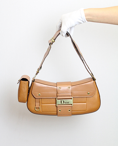 Bolso al Hombro, vista frontal