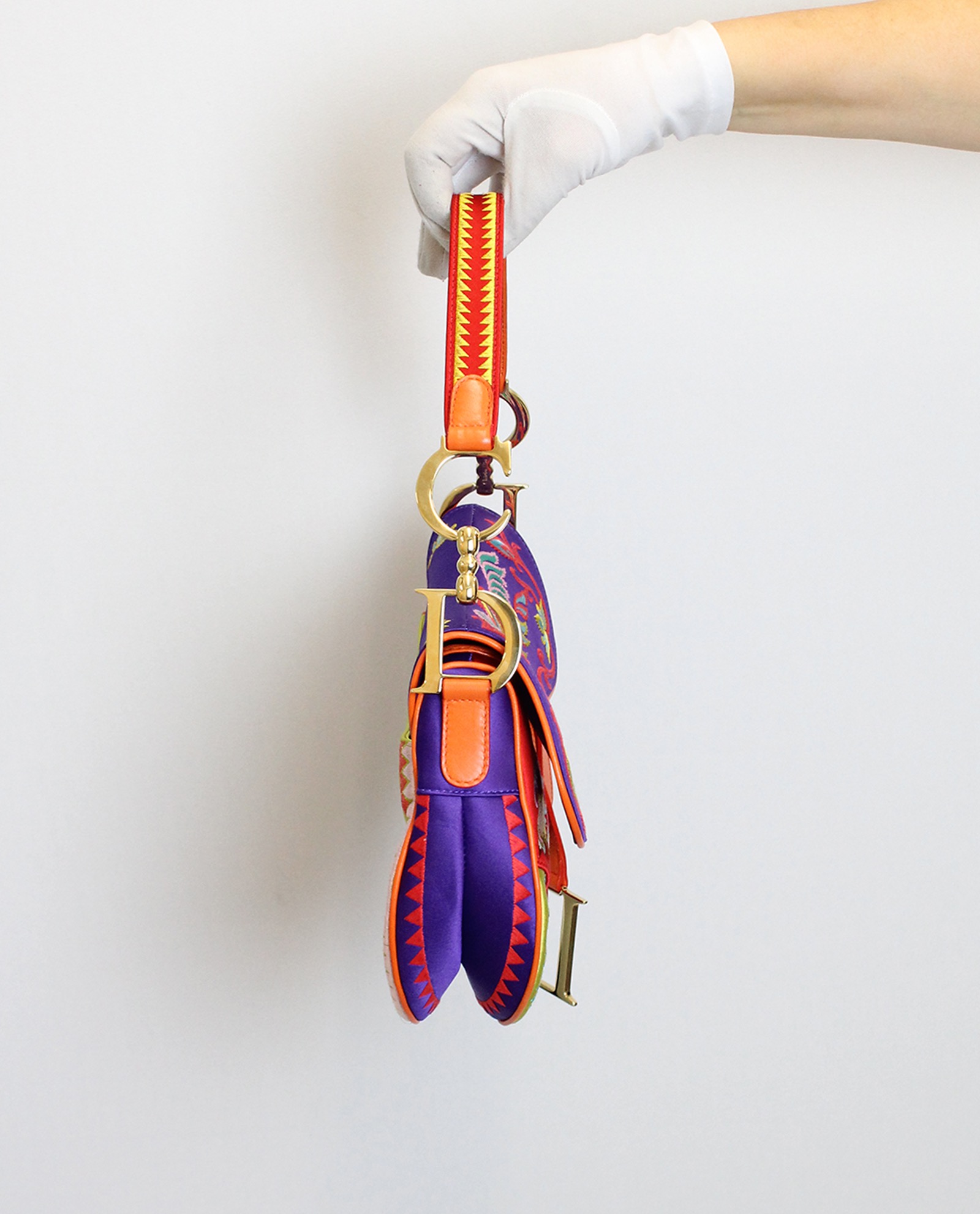 Saddle, 250&euro;, Morado/Rojo, Seda - Satén, Vista lateral