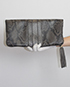Lucy Clutch, vista trasera