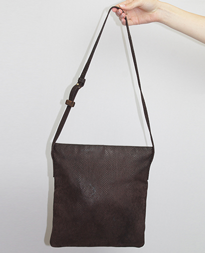 Bolso al hombre, vista frontal