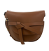 Gate Medium, vista frontal