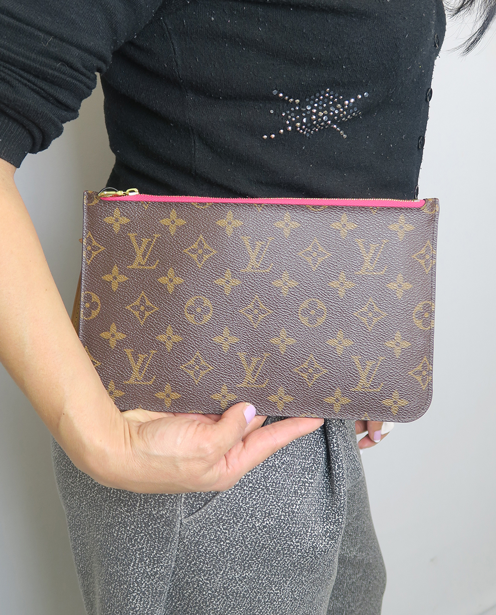 Louis Vuitton Monogram Neverfull Pochette – Designer Exchange