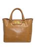 Clutch Tote with Closure, vista frontal