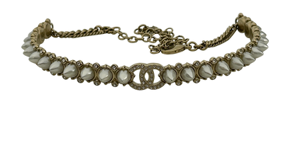 Chanel Collar, vista frontal