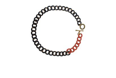 Carolina Herrera Collar, vista frontal